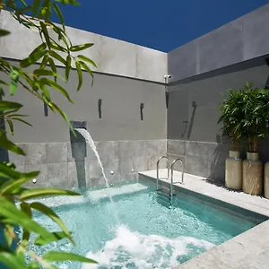 Отель Portobay Marques