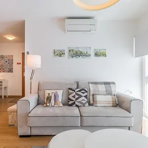 Of Principe Real Liberdade In The Heart Of With Private Parking Lisbona