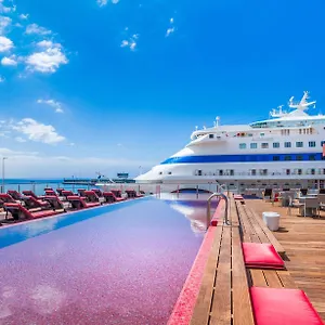 https://pestana-cr7-funchal.madeira-islandshotels.com